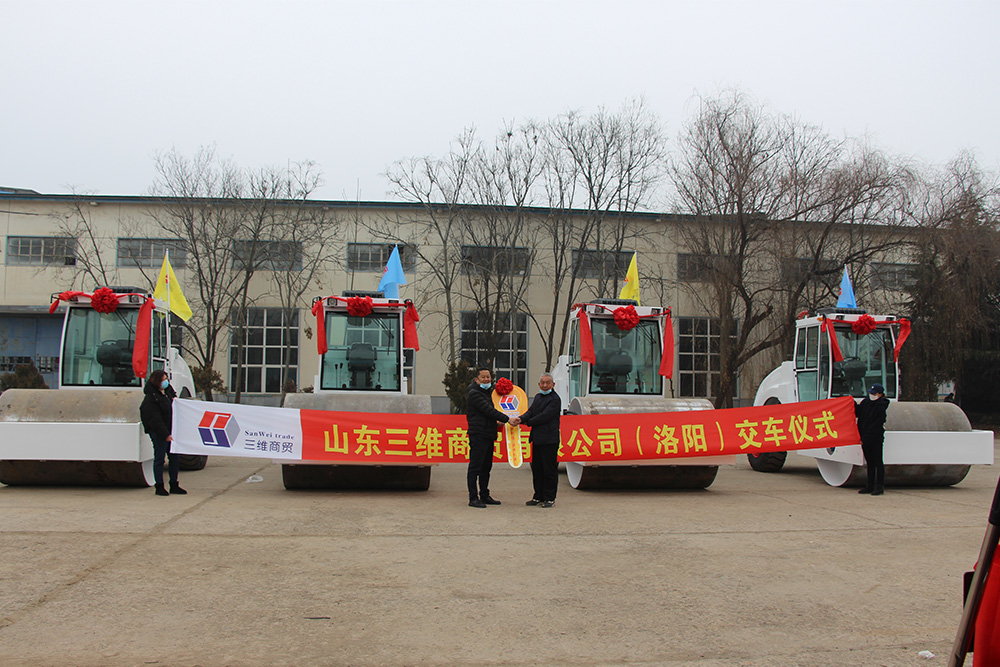 壓路機出口批量發交